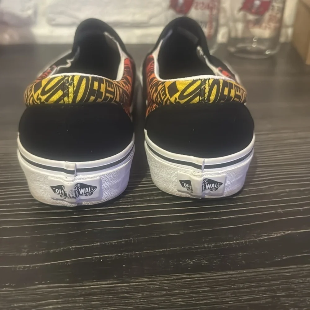 Vans Unisex Skate Shoes Black Red yellow ombré Canvas Low Top Slip On M 7 W 8.5